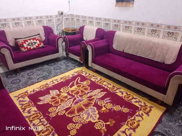 السلام عليكم تخم للبيع عشر مقاعد تخم نظيف سعره 200 عنوان كربلاء قنطره السلام شارع المدرسه/***********
