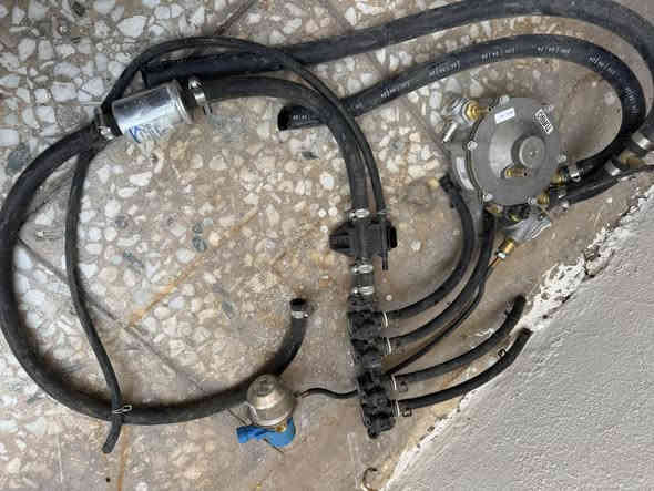 منضومة غاز حلقي 60 لتر 4 سلندر مع كارت الضمان 
مشدوده عل سياره صار 6 اشهر بعدها داخل الضمان 
مكان الموضومه كركوك 
***********
