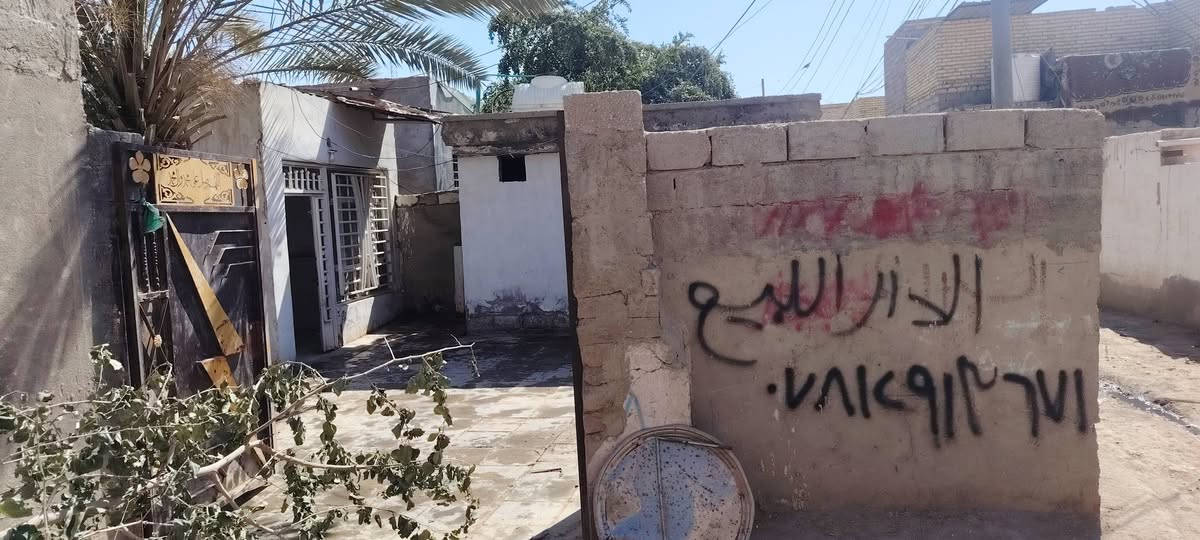 بيت للبيع نزلت زامل يم لبزل ابو ناصر لمساحه ميتين طابو زراعي سند خمسه وعشرين لبيت عوزه تعديلت سعر ٢٧
وبي مجال ***********
