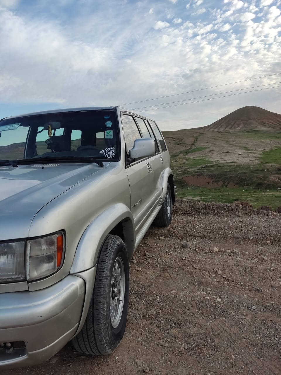 السلام عليكم ترهم نقد وترهم اقساط حسب القناعة
ايسوزو موديل 2001 رقم اربيل كير و محرك بطة ٣٠٠٠ 
سيارة خير من الله ماناقصها اي شي ونضيفة بدون اي ضرر 
السعر 75 وبيها مجال للشراي سنوية باسمي لل2027 رقم جديد 
مكان السيارة الزاب قرية النميصة للاستفسار التواصل على الخاص او على *********** بي واتساب
