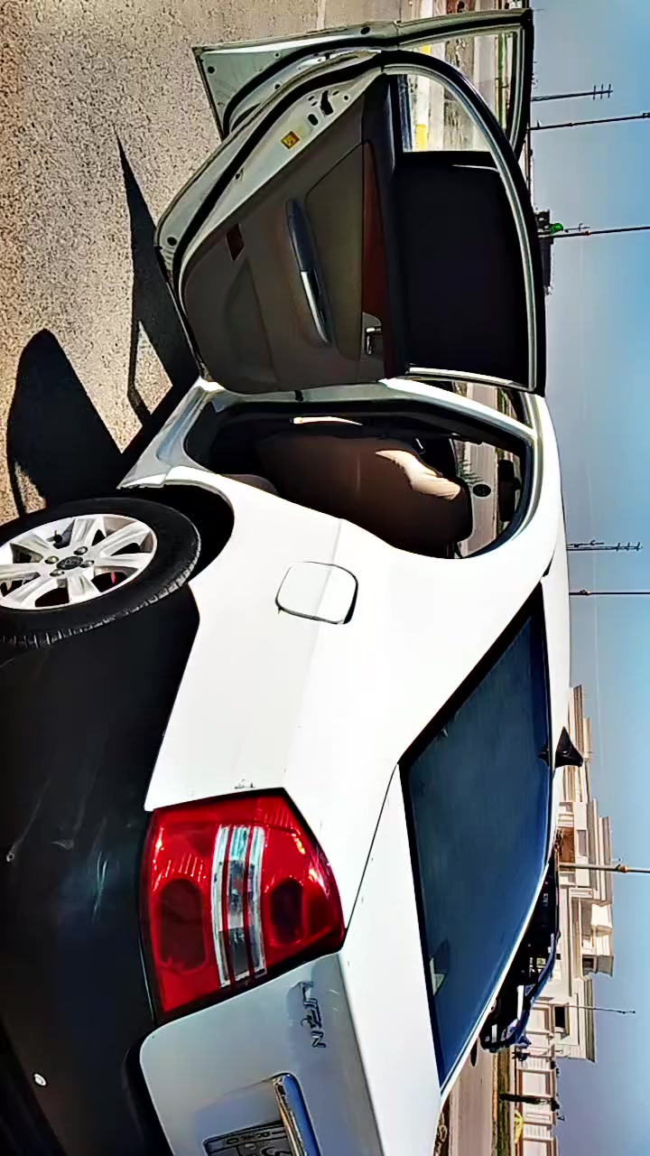 سلام عليكم ليفان 2013 مكفوله من الدعاميه للدعاميه تبريد تدفئه 
كير مكينه كفاله لا تنقيص ولا تبخير 
حداديه  80 /100 
تخم تاير جديد 
باتري جديد 
فيتبم جديد 
كهربائيات 
 كلها شغاله 
 العنوان واسط صويره
***********
السعر 35 وبيها مجال روح ودور خواتهه بيش تلكاهن مستعجل
