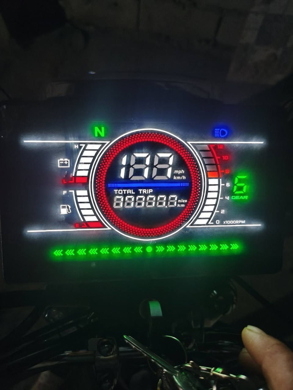 السلام عليكم دراجة سونك سيفان 5كير محرك 250CC
دراجة جديدة مستعملة شي بسيط خير من الله سرعه وقوه ورزانه معدل فول  نضام APS
 للاستفسار /*********** /عنواني بابل
