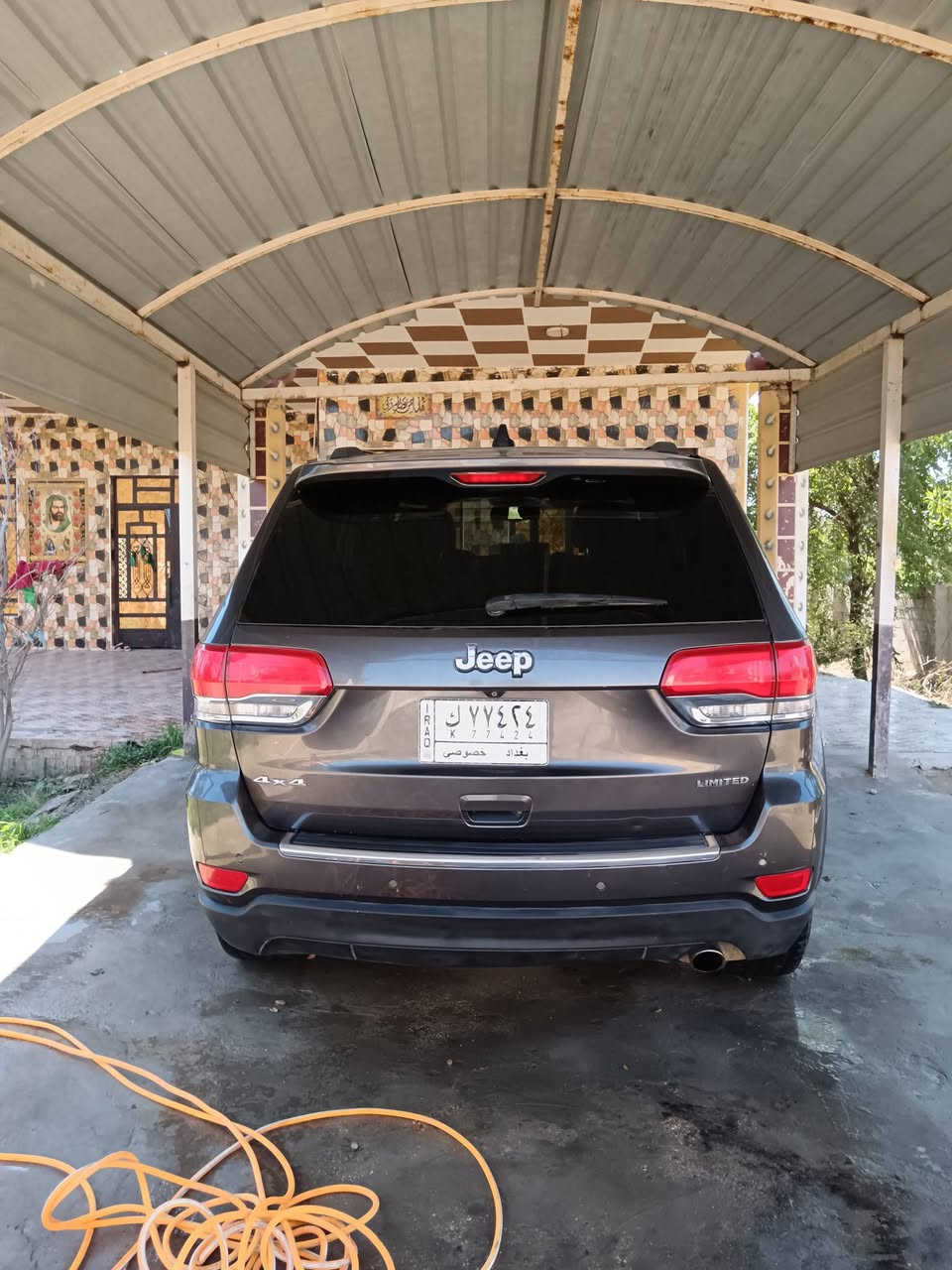 السلام عليكم للبيع جيب موديل 15 سياره حادثها خمس قطع مكفوله من كير ومحرك واكسل  سياره حداديه جديده   سياره ما بيها اي نقص الاتصال على هذا الرقم***********
