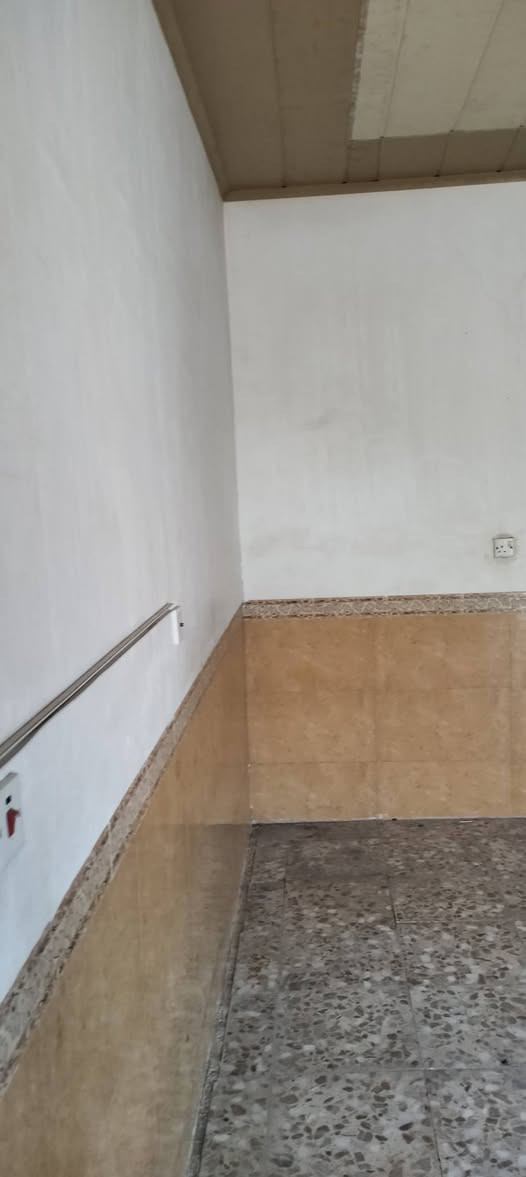 بدون دلال لليجار   بحي النداء   80متر ركن  بشارع مكاتب قريب على سوك  *********** شراي يخابر بدون احراج واتساب ما متفرغ
