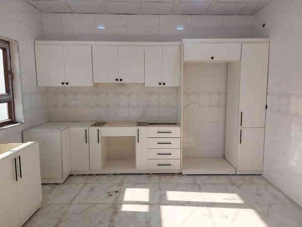 كاونتر للبيع 
نوع الخشب mdf 
كاونتر جديد مستخدم 6 اشهر فقط 
السعر 1.300.000
للاستفسار الاتصال 
***********
