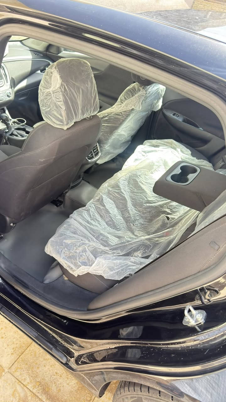 سلام وعليكم ماليبو2024  ماشيه25 ميل وارد امريكي فقط بنيد صبغ  حره مشروع وطني ( السعر 145 ورقه)
***********
