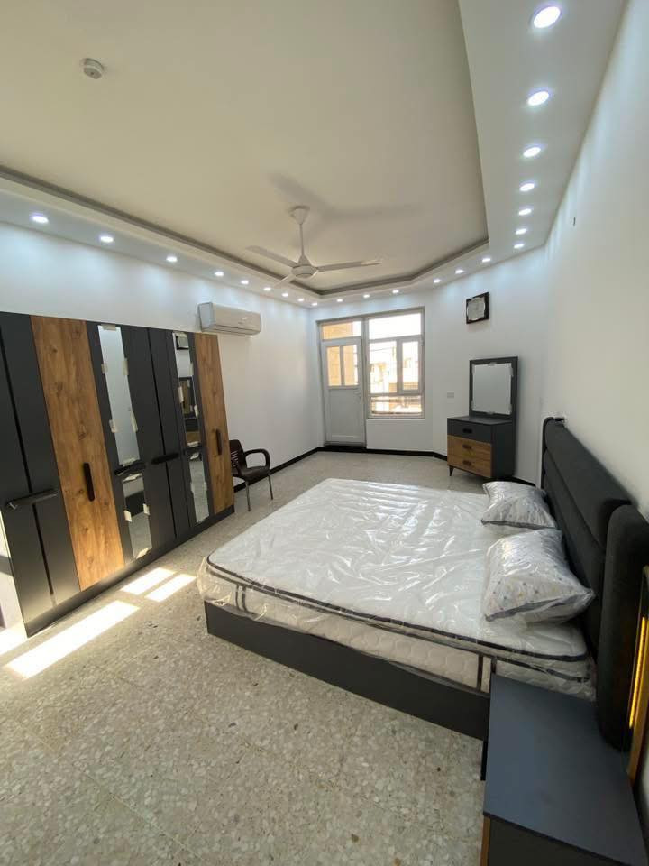 🏡 شقة مؤثثة 200م للايجار (للعوائل حصراً)
📍 المنصور - حي المهندسين - قرب الاميرات

🔥التفاصيل: استقبال واسعة - صالة داخلية مع جلسة طعام - مطبخ مجهز - غرفتين نوم بمساحة واسعة - حمام عدد 2 

تصويرها متوفر
للاستفسار او الطلب واتساب او الاتصال: ***********
