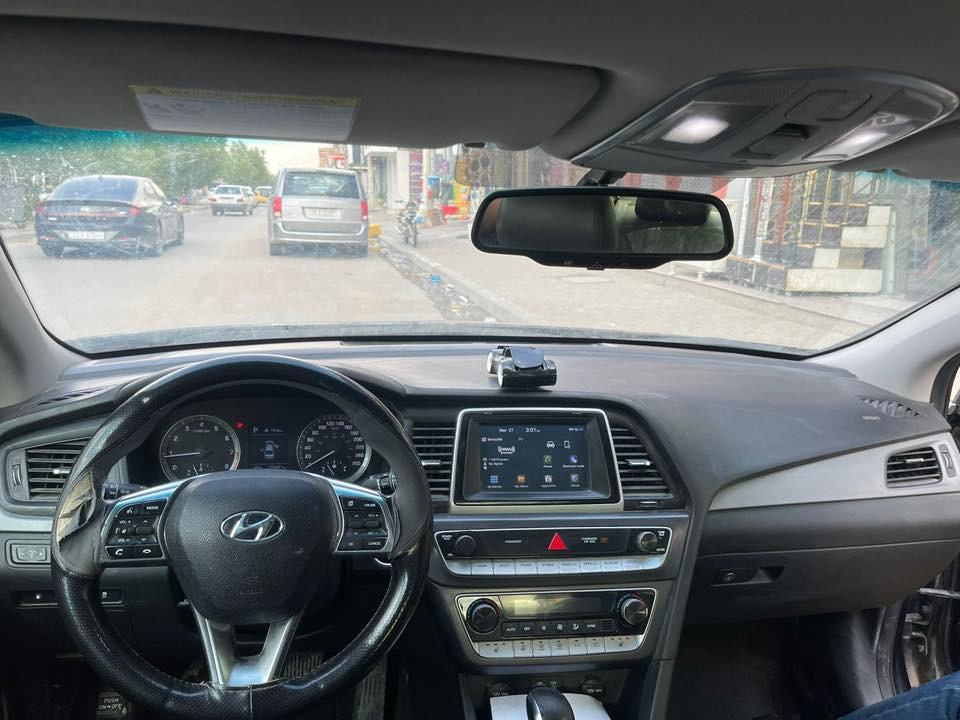 سلام عليكم 

للبيع سوناتا ٢٠١٨ فول واحد ع واحد 

فول موصفات أمريكي 

سلايد 
شاشه حجم كبير 
تدفئة تبريد المقاعد الخلفيه إماميه 
تدفئه استيرن 
رادار جانبي 
رادار خلفي 
رادار امامي 
تحكمات استيرن
كامره خلفيه دواره 
لايت زنون 
شاحن USB 
مقاعد جلد 
بصمه فتح قفل جنطه 
دخول ذكي بابين 
كاربلاي 
رقم دهوك الدولي 

الحادث : جاملغين 
مكاني النجف حي السلام 
لتواصل و الاستفسار ***********
