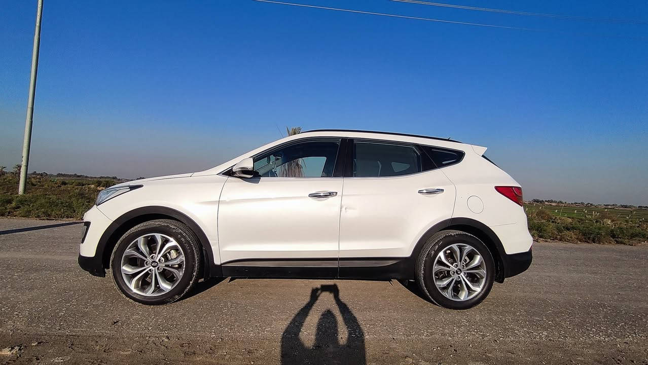 السلام عليكم.
سنتافي 2016 خليجي سيارة مال بيت وبالعافية ع شراي 
كفالة  6سلندر (3.300) 7 راكب فورويل
كير ومحرك شرط اخت الزيرو رقم بغداد 
مواصفات:
مقاعد كهرباء وجلد  
تحكم ستيرن جهتين 
مثبت سرعة 
نظام الايكو 
ونظام المساعدة في المنحدرات 
مانع انزلاق 
تبريد بيانو 🎹 
تبريد 3 قطع
مري شفط اشاير بالمري
حساسات 
لد امامي خلفي
ويل19 كروم
يدات نيكل
تخم تاير جديد 💯
صدر  جديد 💯
باتري جديد 💯 
سياره جاهزة من كلشي 
مكاني الديوانيه  خاص+اتصال + واتساب***********
