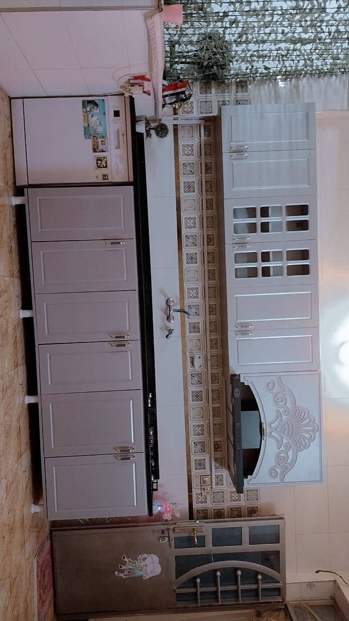 مشتمل ١٠٠ متر طابو صرف بناء طابوك كامل ماشالله  الكاونتر ولطباخ ولساحبه وغساله اطباق هديه ويه البيت لئنو مستعجل على بيعه ولبيت بالواقع يجنن ما ناقصه شي جديد مربع الفين قريب على الشارع عارضه ٦٨ وبي مجال للشراي ***********
