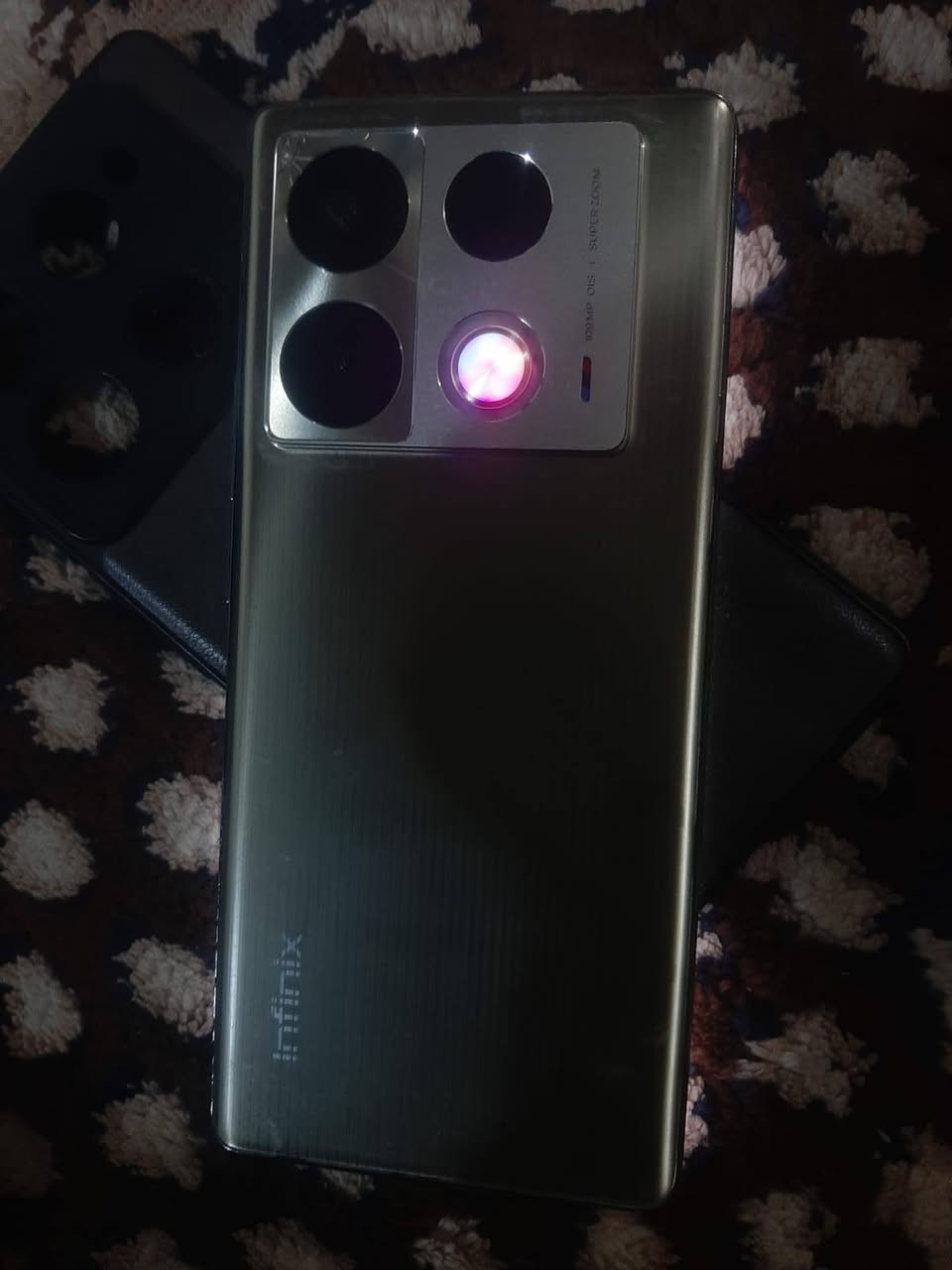 السلام عليكم
جهاز فينكس NOTE40Pro
ذاكر256 رام12 بالشرط من اي عيب فقط مفطور جامي كاميرا ما ماثر على اي شيء سعر الجهاز185 وبي مجال مكاني حي النصر. ***********
