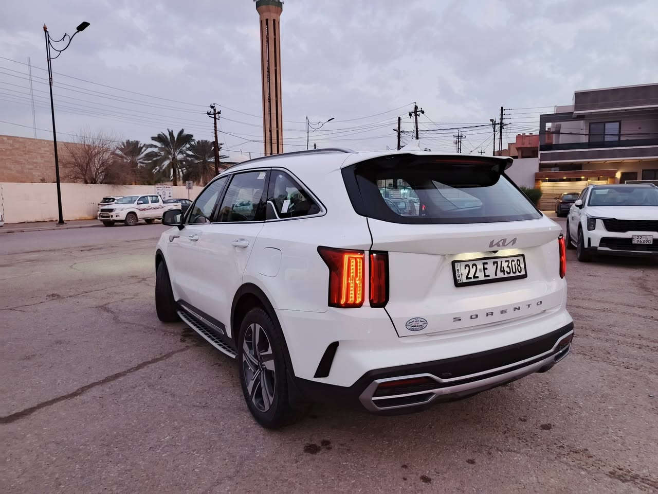 الحـجِيّة للـبـيـع ♡
سورنتو 6 سلندر 2022 
- لوحات اربيل بسمي -
- مكان السيارة موصل -

الموديل : 2022. (خليجي) . 
المحرك  : 6 سلندر 3500cc 
العــــداد :  46 الف كيلو متر . 

المواصفات :
* شاشة عدادات متغيرة.
* كشنات كهرب 
* هاند بريك بصمة . 
* صندوق كهربائي .
* بردات أبواب خلفية . 
* اطار قياس 255/45R19 انج .
* دخول وتشغيل بصمة .
* أنظمة قيادة متعددة .
* شحن وايرلس .
* كاميرا خلفية . 
* المصابيح الأمامية زنون .
* كشافات الضباب زنون . 
* تشغيل عن بعد .
* مقعدين الامامية كهرباء .
* نظام APPLE CARPLAY.
* انارة داخلية متعددة الالوان.
* حساسات خلفية وامامية .
* دوسات جانبية . 
* مكيف خلفي مع وحدة تحكم منفصلة .
* السعر / $𝟮𝟴𝟱 『بيه مجال』.
__
* للأستفسار / ***********
