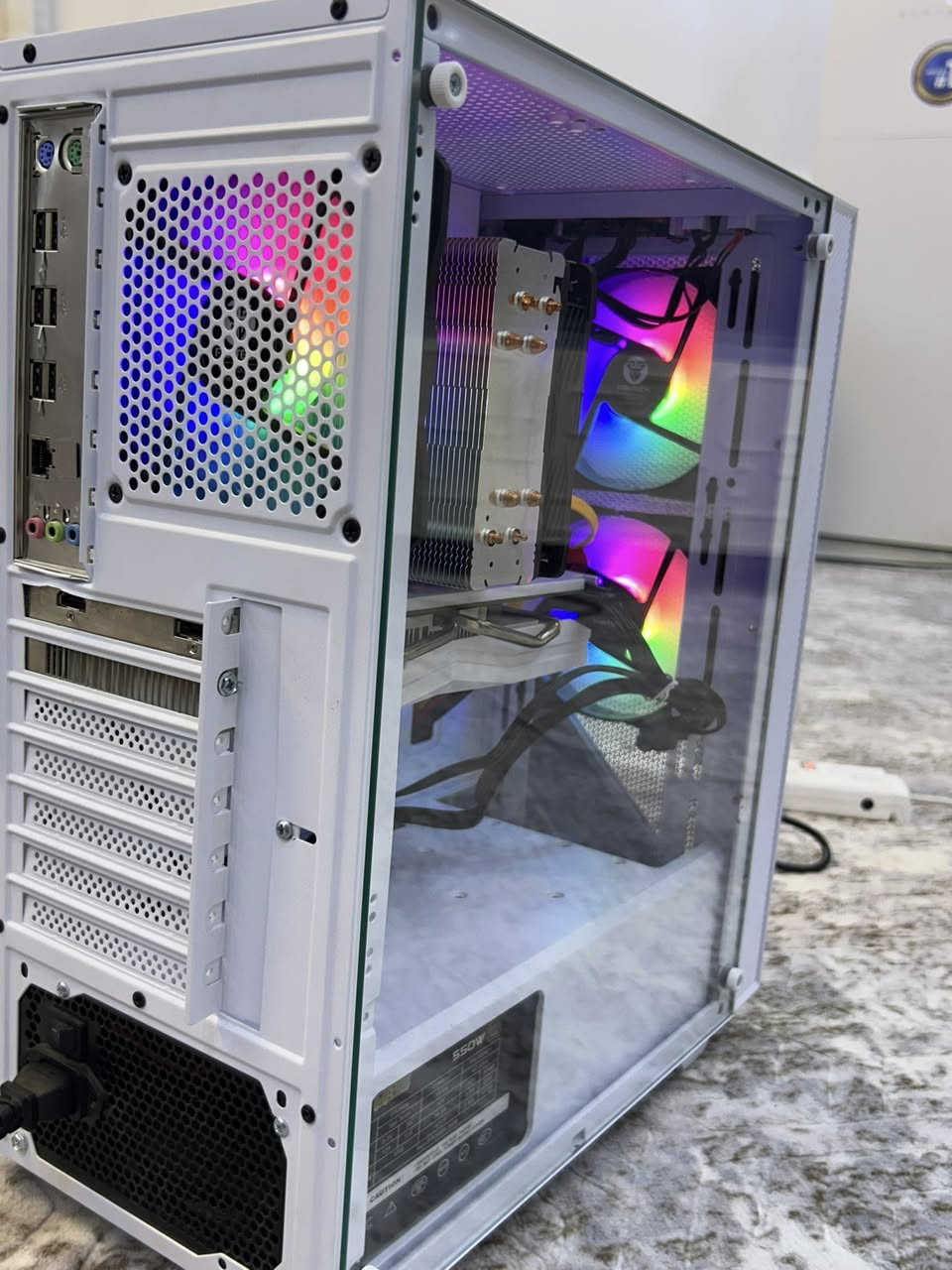 تجميعه pc
مواصفات:

GPU: RX580 2048SP 8GB VRAM

CPU: INTEL XEON E5-2650 V4

Motherboard:X99

Ram: DDR4 16GB

Hard drive:
1.ssd 256gb
2.ssd 128gb

السعر 450 الف للتواصل *********** مكاني صلاح الدين متوفر توصيل

