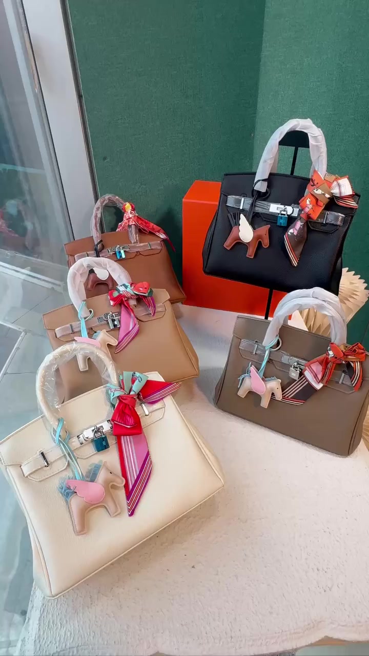 حقائب كوالتي عالي الجوده
ماركات عالميه 
رابط الجمله 
https://t.me/kozal111
لحجز واتساب ***********
