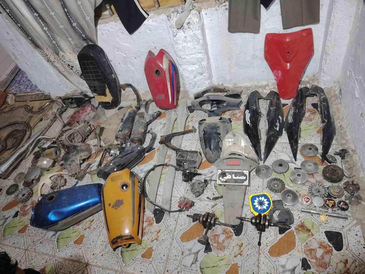 سلام عليكم غراض للبيع. تانكيات. وكشن. وكزوز. وعداد وكفرات. مال ماكس. ونواعم. مكاني ناصريه مركز ***********
