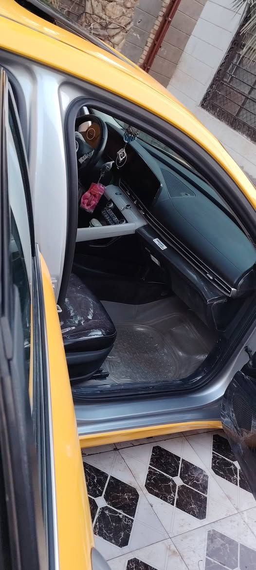 السلام عليكم موديل ٢٢ فول لاخير ليبل واحد اسعر  ١٦٨  هذا رقمي ***********
