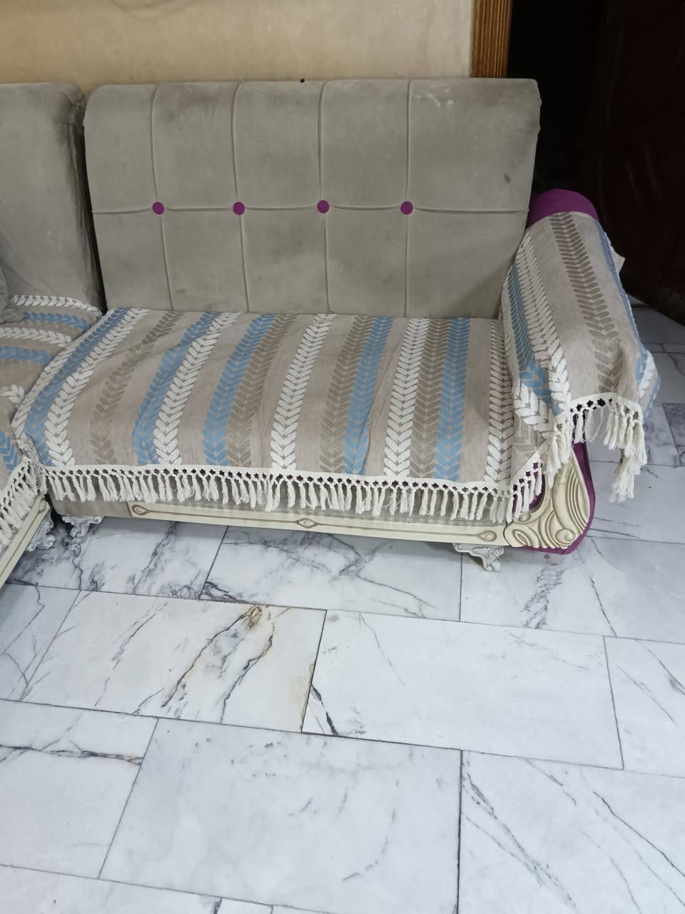 تخم للبيع السعر ٢٠٠ مكاني بغداد حبيبيه هاتف *********** الاسيا ***********
