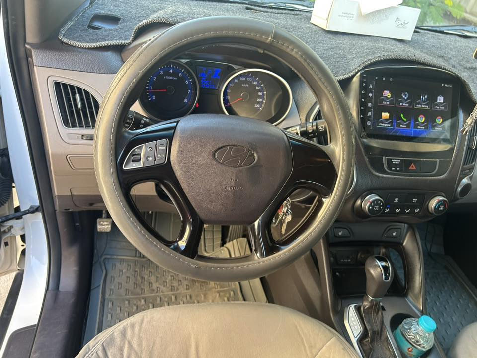 السلام عليكم،،،
توسان ٢٠١٤ بغداد خليجي 
محرك ٢٠٠٠ دوش مكفول
اشاير مري
مقاعد تدفئة
تبديل دهن الكير وكالة mobis مكفول
 منظومة تبريد جديدة
حدادية صدر
تخم تاير
تخم دسكات وكالة mobis
تخم اذاين مكينة وكالة mobis
بلكات + فيت بمب وكالة mobis
المسافة المقطوعة (١٠٣٠٠٠ كم )
السعر (13800 دولار)وبيها مجال بسيط حق الجية
للتواصل ***********
