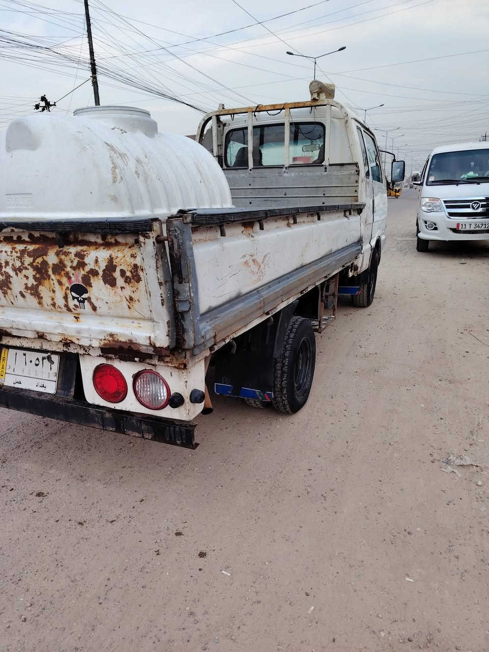 سلام عليكم عندي كيه مديل 96 سياره خيرمن سيارة تخم تاير جديد صدر أمامي خلفي جديد سياره من يدك للشغل
مكينه جديده كهربائيات كله شغاله لاستفسار اتصال ***********
