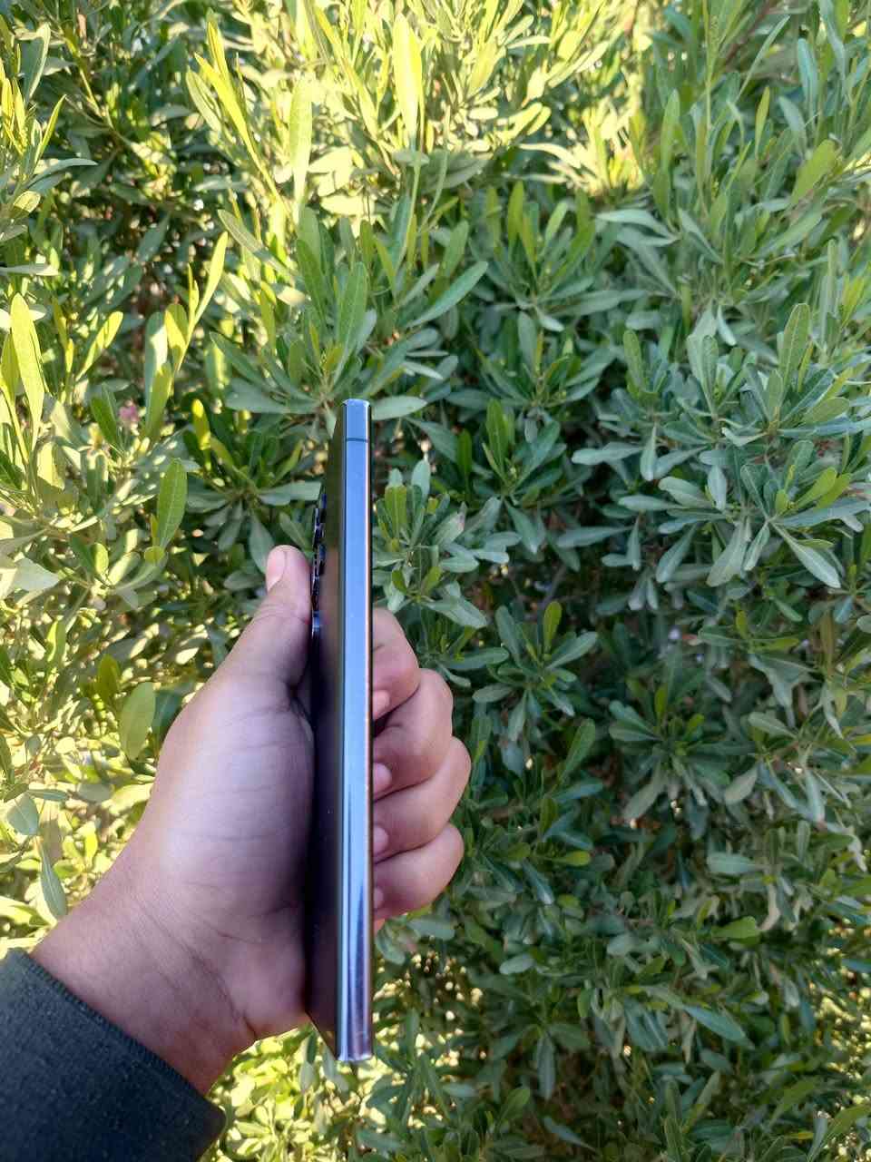 سلام عليكم S23 الترا
ذاكره 256 شرق اوسط دبل سيم نظافه 85 وتر بروف شرط ما مبدل شي للبيع فقط 
***********
واتساب
