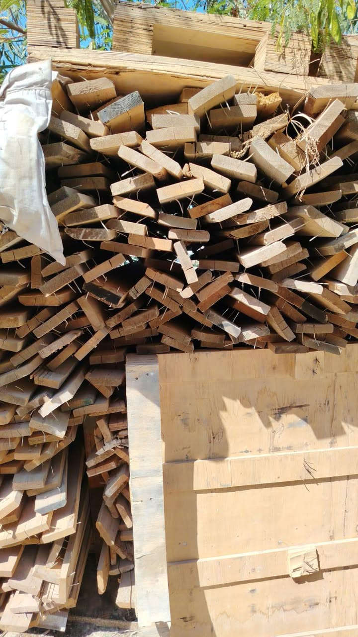 سلام عليكم
مكفول بل نشر 
متوفر اسكيب ابلاويد القياس 115*115
 للبيع مع لوح نضيف 
مكان بغداد الشعله الرحمانيه 
***********
الرقم فعال وتساب
