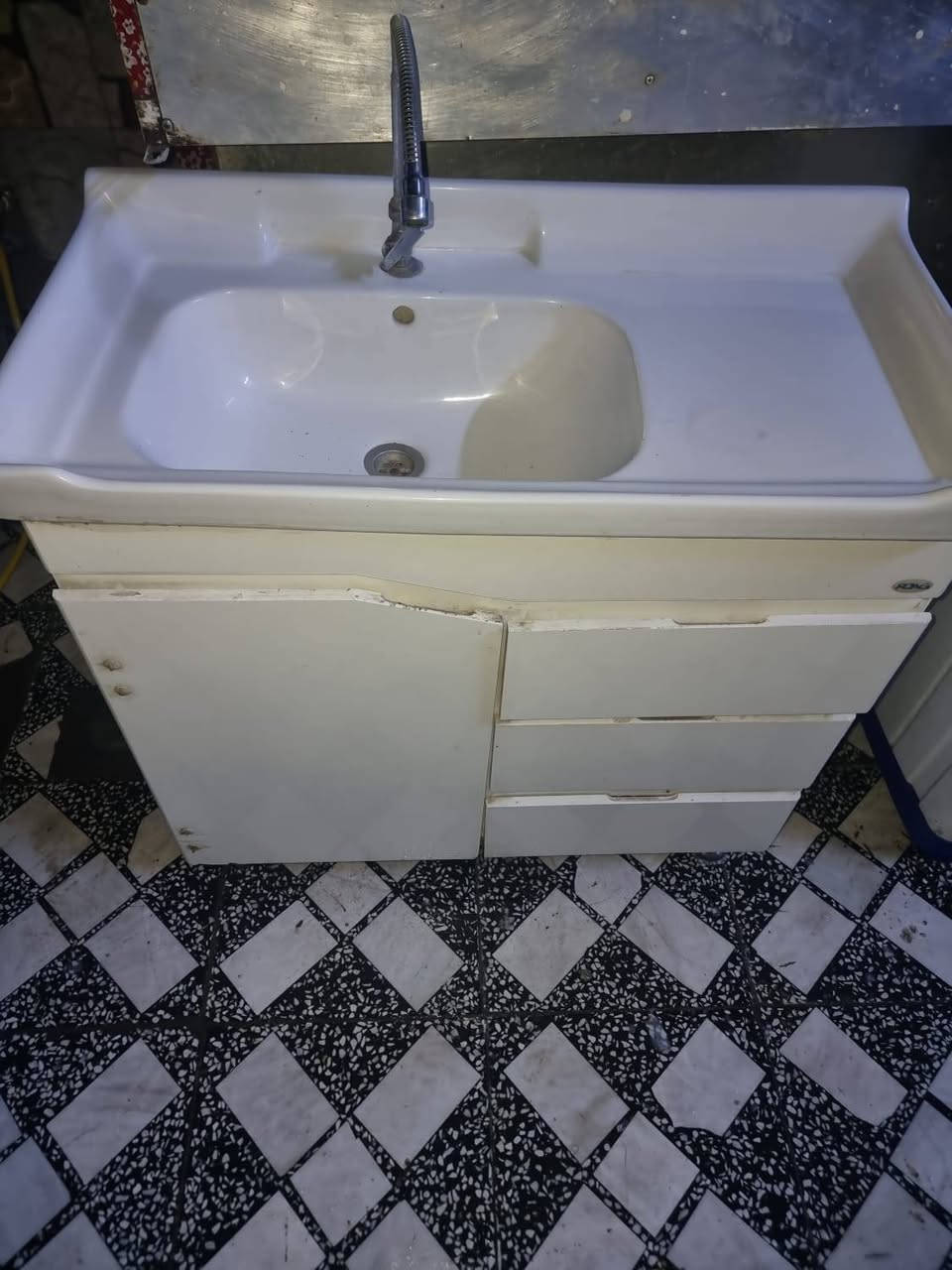 مغسله يطاليه للبيع 90وبيهه مجال للطلب والاستفسار الاتصال على ***********
