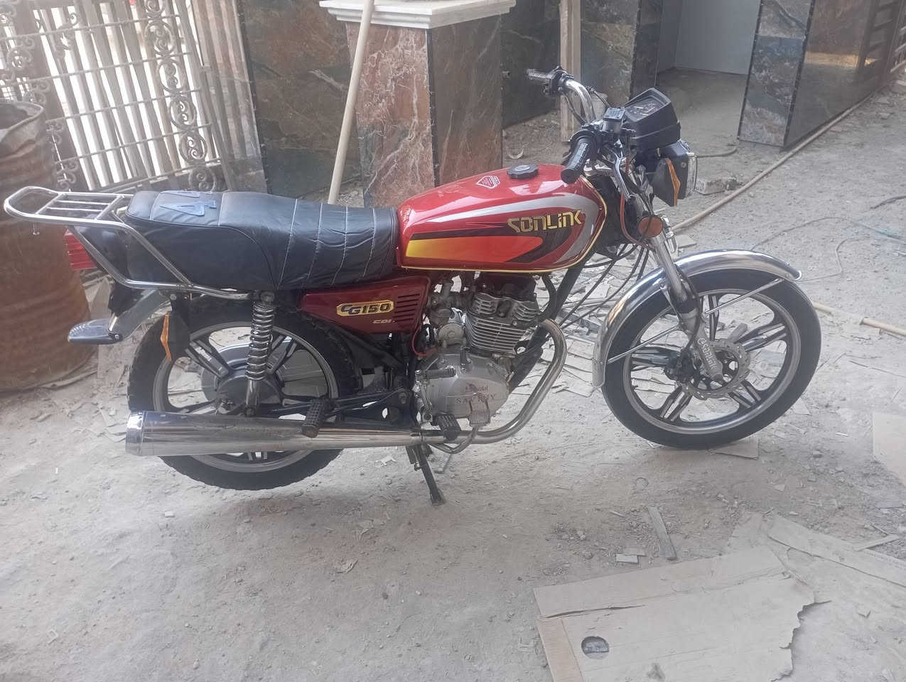 سلام عليكم سيفان لبيع موديل 20دراجه جاهزه كهربائيات شغالة كله دراجه كلة شغال صقص باتري فقط مكان دراجه حلة شارع80 سعر 500وبيه مجال دراجه جاهزه عل اخر حباية هاتف ***********
