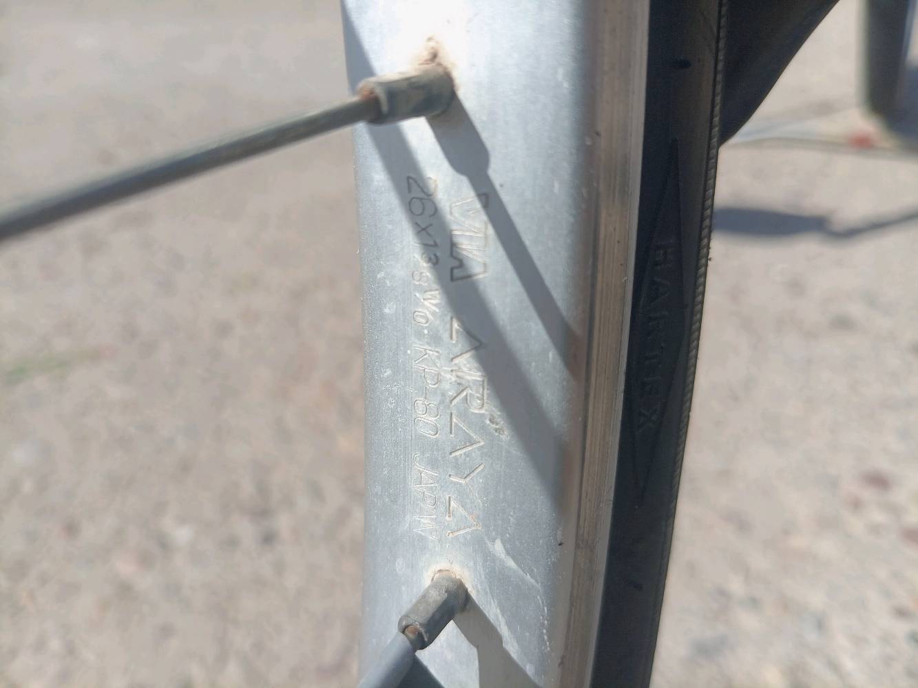 بايسكل بناتي حجم 26 مستخدم 9 اشهر  البايسكل جديد من المدرسة للبيت ومن البيت للمدرسة.
