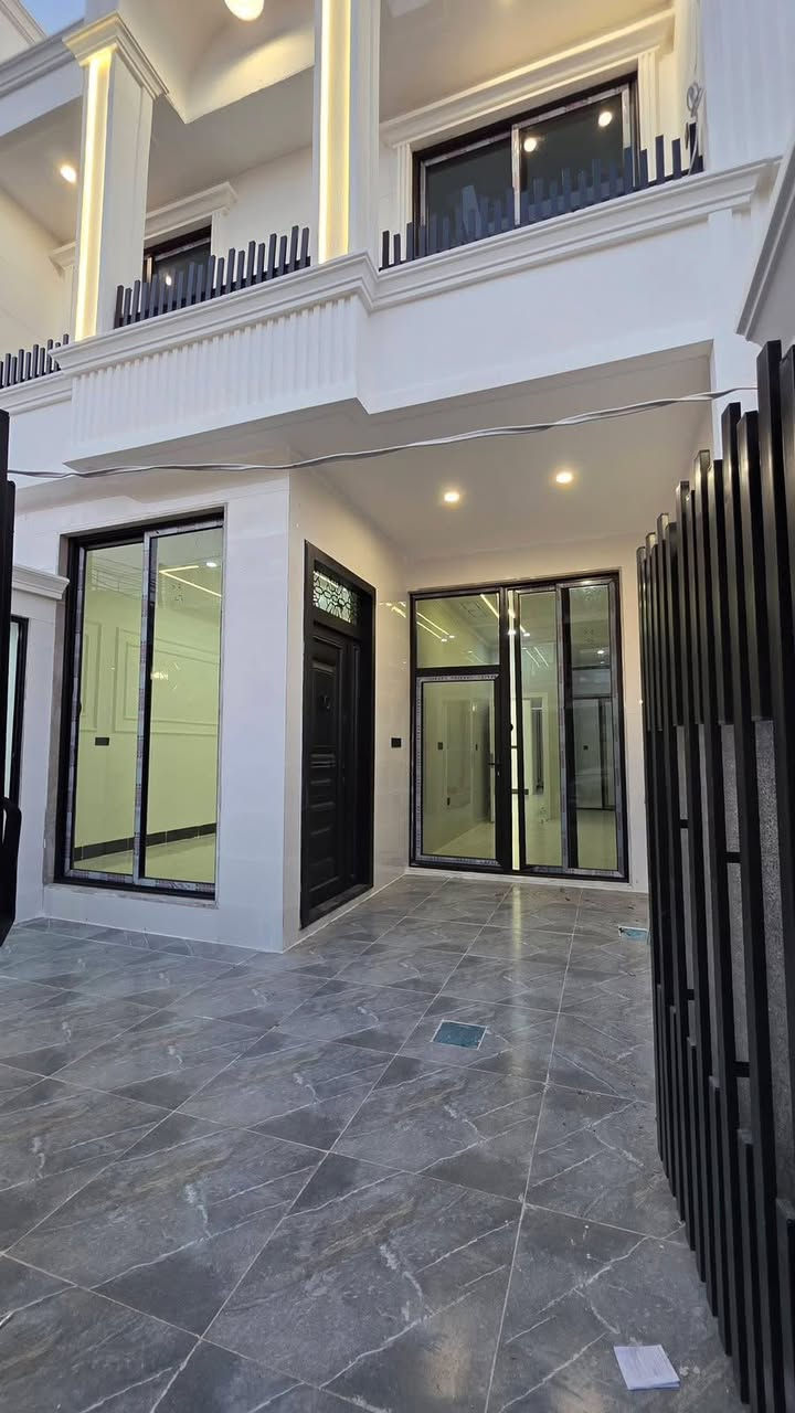 #بيت_للبيع
🔸سند طابو يتسجل بإسم اي عراقي

📍أربيل - حي 5 حساروك قرب مجدي مول 

➖مساحة 125
يتكون⤵️
➖4غرف نوم 
➖استقبال-صاله-مطبخ-مجموعه صحيات-كراج

للتفاصيل اكثر او استفسار و سعر 👈🏼https://t.me/aqaratalshmal
#سعر رقم 1
***********
***********

#عقارات_اربيل_عقارات_موصل_عقارات_انبار_عقارات_البصرة_عقارات_كركوك_عقارات_ديالي_لانه_ستي_تكريت
#عقارات_سامرا_هفالان_فرمانبران_ستي_كلوبال_ستي
#حي_قربو_اشتي_فيلج_هيوا_ستي_اوزال_ستي_اربيل_الجديدة_5حساروك_ازادي_نوي_مارينا_ستي

930
