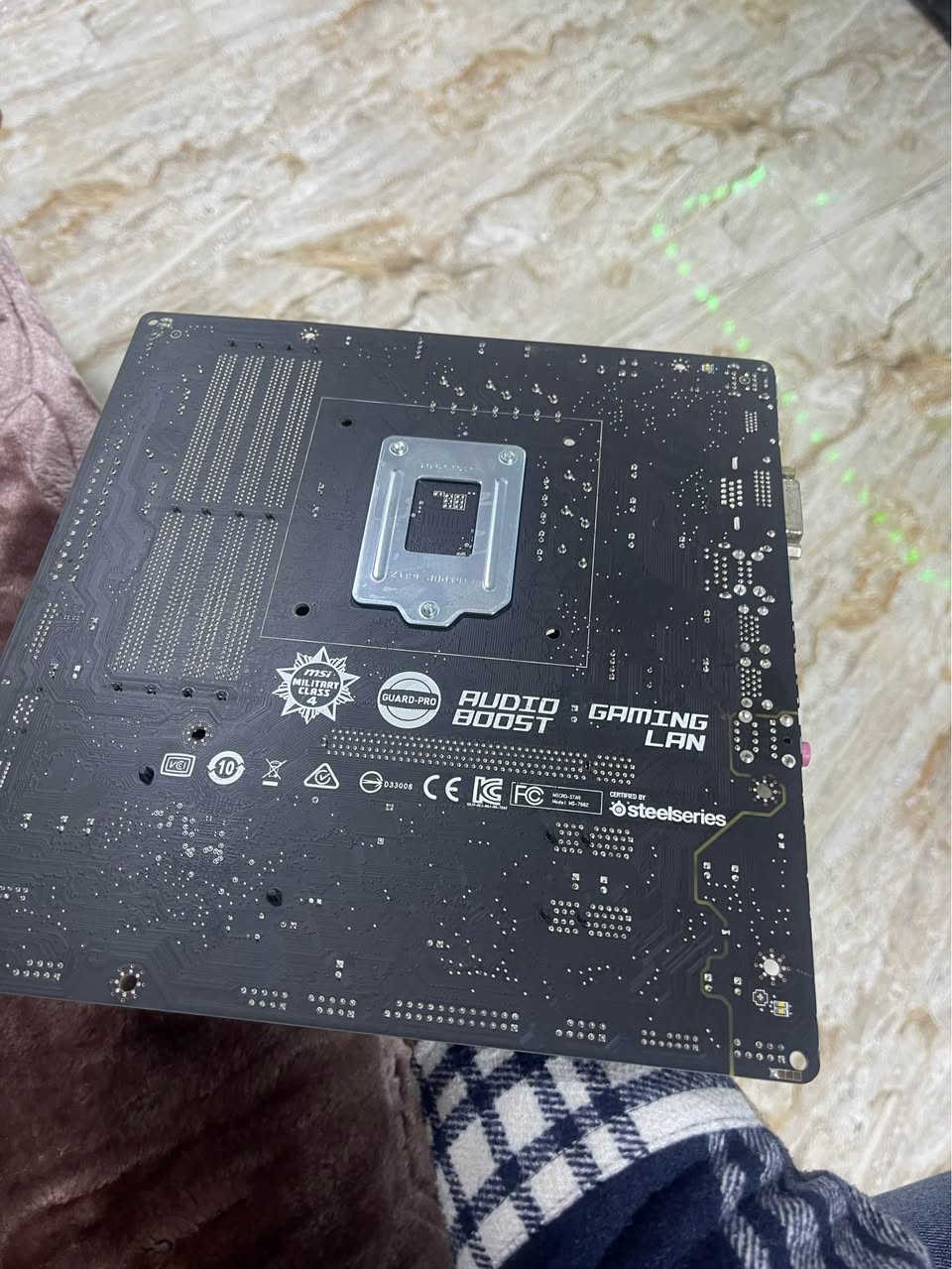 السلام عليكم 
بورد ومعالج جدد غير مستخدمات 
البوردMSI- B150M BAZOOKA
المعالج i5-6500 3.20GHZ
شغالات شرط الفحص 
السعر ٨٥ الف 
مكاني بغداد بغداد, العراق


**إذا كنت صاحب هذا الإعلان وتريد حذفه لأي سبب، رجاءا أرسل رسالة إلى الدعم الفني**