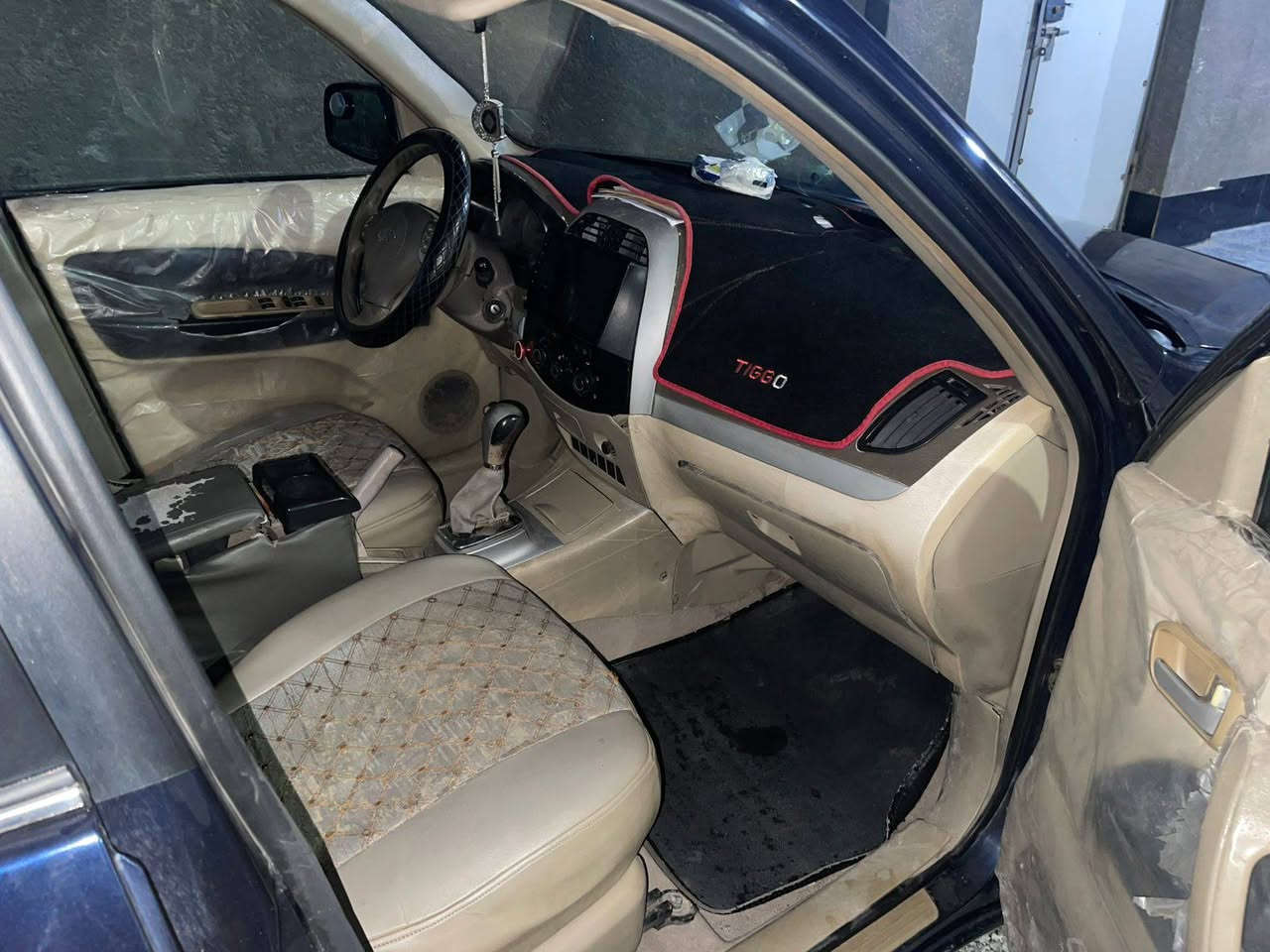 السلام عليكم ورحمته الله وبركاته 
تيكو ٢٠١١ مكفوله من الصبغ والضربة والفتح والتبديل والخياس ما عدا طخه بسيطه بالباب جاهزه  مكينه كير  لا مفتوحه ولا مجفته شد جديد شرط  تخم تاير باتري كارتون  كلشي كامل حدادية نص عمر   تبريد ثلج  رقم بغداد بسمي سنويه ل٢٠٣٣ مواصفات المعروفه سياره مال بيت وجنييان كلش نظيفه السعر ٦٥ وبيه مجال مكانه ناصرية حي الشموخ ***********
