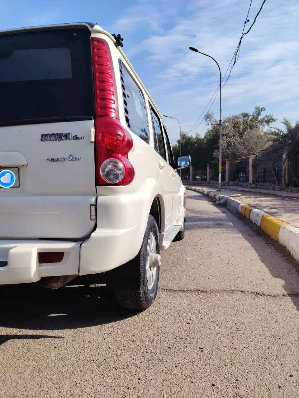 السلام عليكم ورحمة الله وبركاته ماهندر جي كلاس للبيع أو مراوس اسلام شركة ٢٥ ٢٠ماشيه ٤٥ موديل ٢٠١٢ رقم بغداد بسمي ٧راكب كشنات قلاب جام كهرباء مري جانبي كهرباء شاشه تاب فور ويل تبريد قتعتين ثلج محرك ٢٠٠٠ تيربوكير عادي ٦نمر العنوان بغداد الكرخ الاتصال *********** وتساب *********** السعر٩٥
