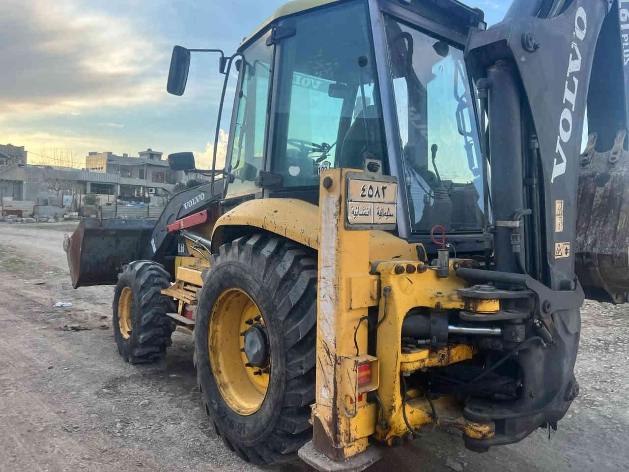 سلام عليكم شفل حفاره فالفو للبيع جاهز للشغل مابي نقص للستفسار اتصل ‭***********‬
***********
