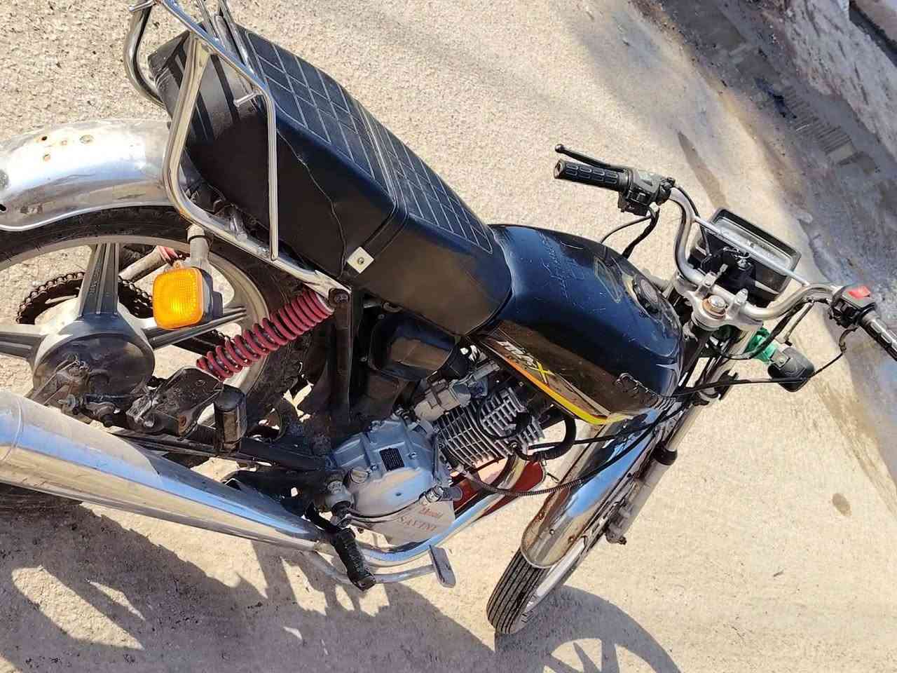 السلام عليكم اخوان
دراجه سيفان موديل ٢١ للبيع اوراق اصوليه دراجه شغاله بيهه نقص بس خشم السلف والماشه شويه بيهه عواج مكاني الحمزه الغربي للاستفسار ***********
