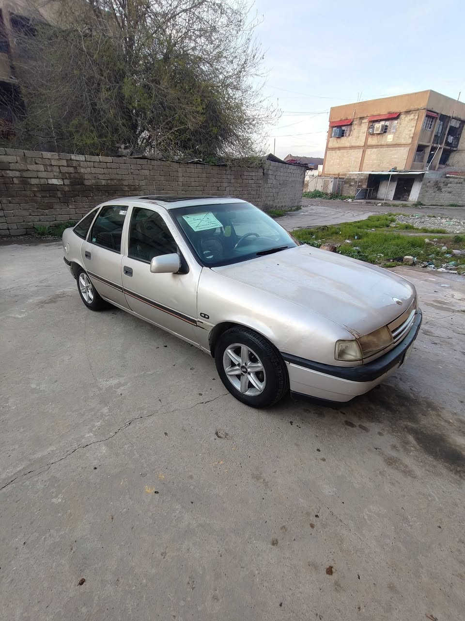 ابيع نقد بس.. فكترة موديل 1991.حجم 16المرغوب.. كير شرط مكينة شرط رقم نينوى الماني سنوية 2029.صاحبهة بل موصل شرط الوكالة والتحويل.. كاربون موجود سياره نضيفة ومال بيت تجي تجيك وتفحص وتشوف بعينك سياره نضيفة.. ضرر ما بيها.. السعر 35 وبيها مجال شي بصيط.. مكان الايمن شقق اليرموك ***********.. ***********.. ابيع نقد بس
