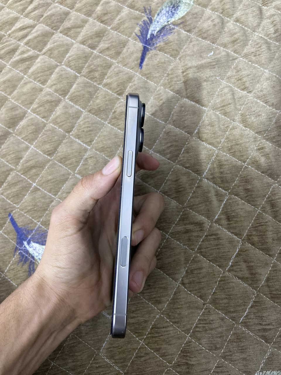 16 برو ماكس
16 pro max 
بطاريه 91 
شرق اوسط ABM 
جهاز بلادي 
بدون اي خدش 
ذاكره 256 
سعره 1350 
ميسان العماره
***********
