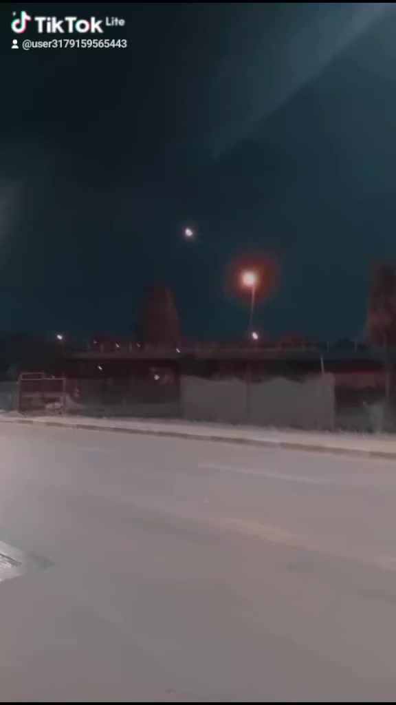 سلام عليكم درجه ماكس عدله البيع
الدراجه مال رميه مصادر هواي من نزلته 
الدراجه كلشي شغل بيه من عندى أو سلف 
الدرجه بلاديه مفتوح بيه برغي مكاني بغداد سبع ابتكار
السعر خاص رقم /***********/
