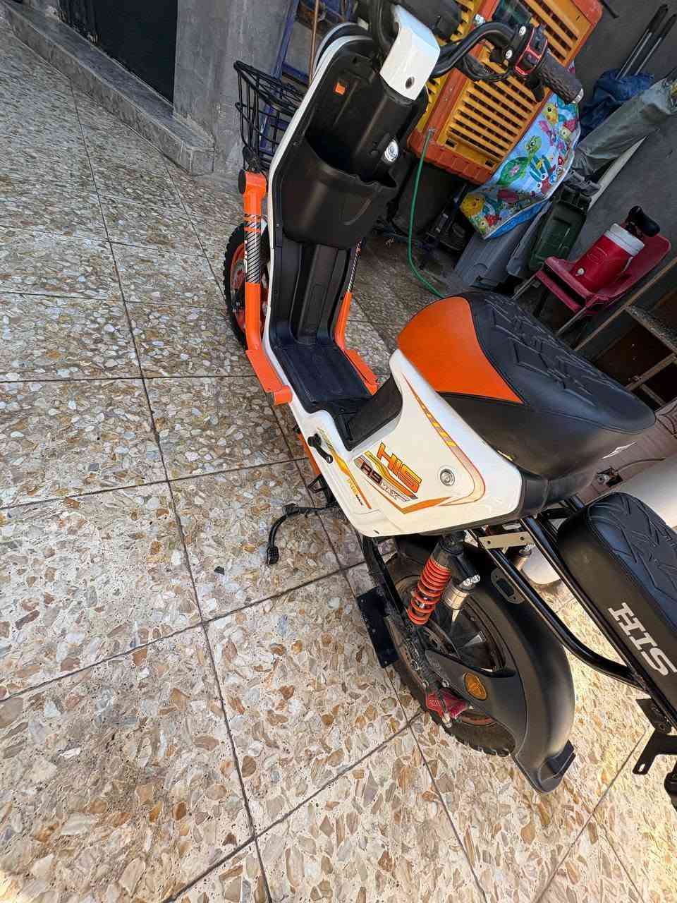 السلام عليكم
دراجه R9 max 2026 ماصار شهر من اخذته جديده للبيع 

المواصفات معروفه 5 بطاريات كبار من شركه HIS والملف 2000w واط حقيقي الكفارات امال الكعده لي ورة موجوده و دواسات الراكب الخلفي هم موجوده وبيه هواي اضافات مامذكورة

السعر 680 الف وبيه مجال 
***********

العنوان بغداد الدورة
