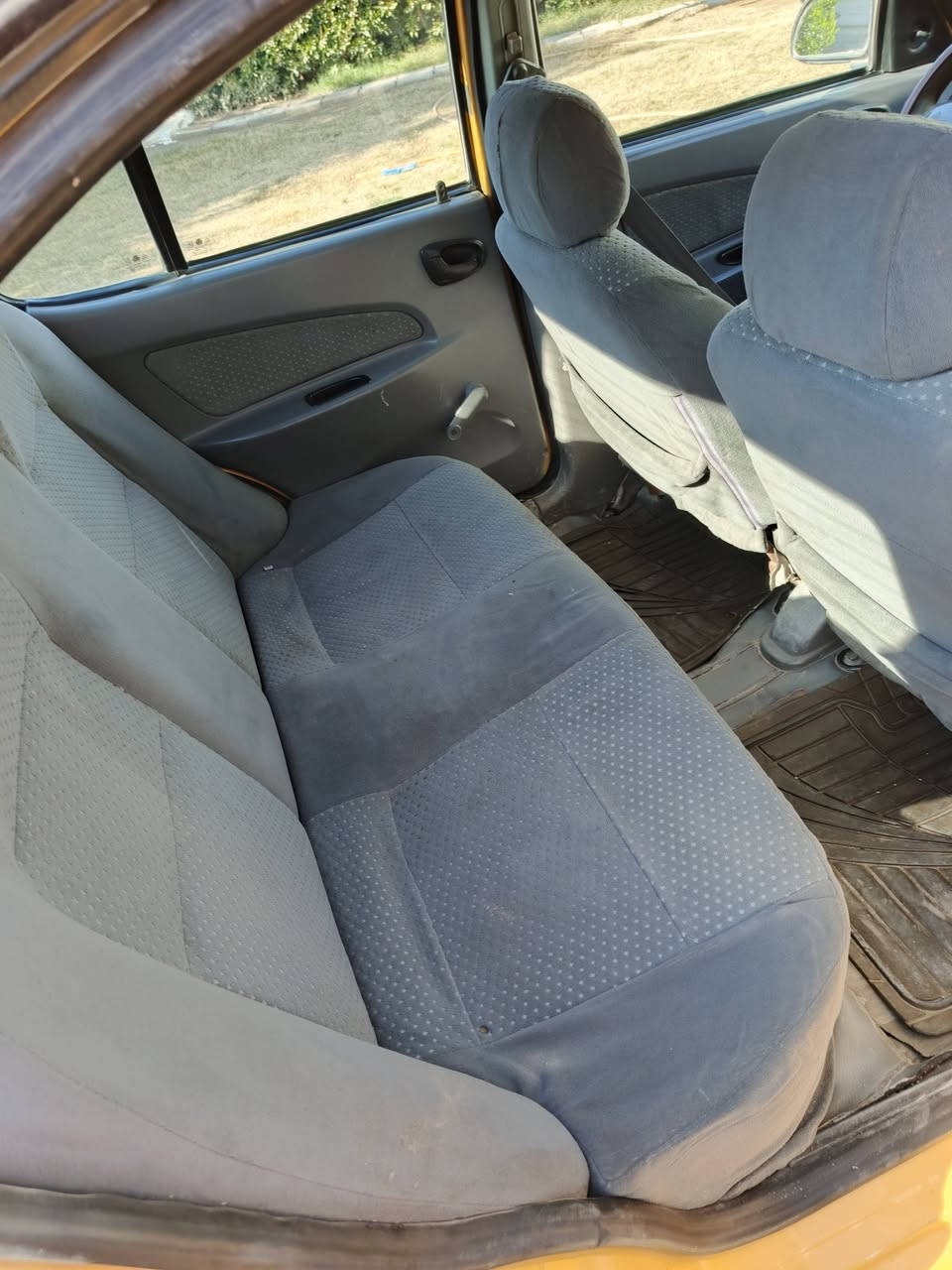 سلام عليكم
طيبه موديل 2015
كير محرك مكفولات تحويل ثاني يوم 
مصفره هيئه وغرامات تبريد تدفئه 
بيه طخه بالشباك مكانه بغداد ابو غريب 
رقم صاحب السياره 
***********
سعره 38وبيه مجال
