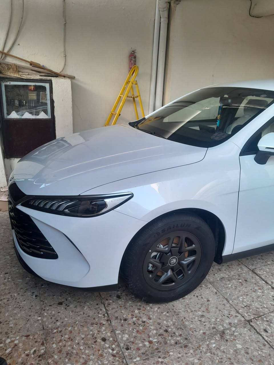 السلام عليكم في وادي للبيع ماشا 2000 بسمي  كفاله عامه سعرها 18 مليون وبيها مجال بغداد الغزاليه ***********
