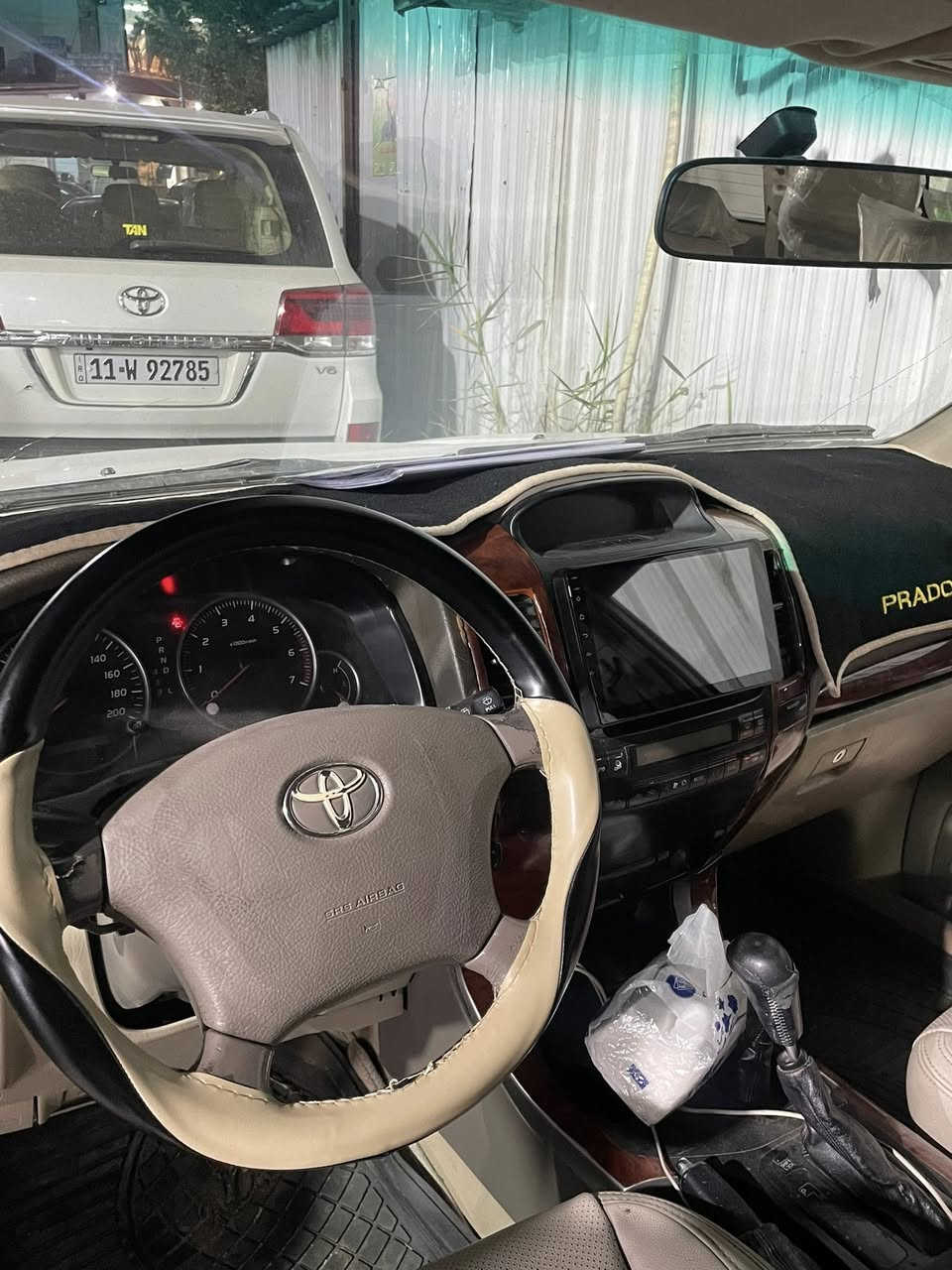 برادو ٢٠٠٧ 
فول مواصفات محرك ٦ سلندر 
مصبوغة حزام 
باسمي رقم بغداد انكليزي جديد هزه جديدة 
سياره محرك وكير وصدر وتاير وباتري كله خير من الله 
والشراي يدلل بسعر ١٥٠ ورقة وبيها مجال 
مكان السيارة المنصور بغداد
تلفون *********** بي وتساب
