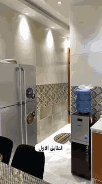 بيت بناء حديث شارع الدور يم اسواق حجي حسين مدرسة العلياء ٣ طوابق كول طابق بي خدمات البيت ٤ غرف وصاله  وغرفة جو والشارع هدوا  ونظيف  الاتصال  *********** للبيع
