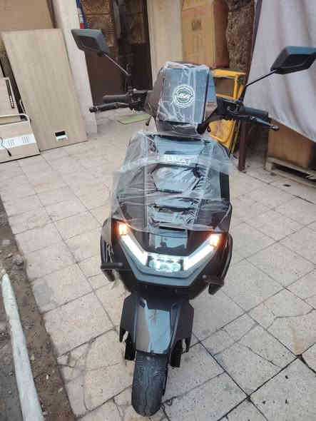السلام عليكم دراجة2025
6 بطاريات كبيره ملف 2000

بصمه تشغيل عن بعد 

انذار سرقه 

قفل ستيرن

بريك هيدروليك 

اللايت عالي ناصي 

بيها نظام R بك 

مدرعة بالكامل

الشحنه الوحده تمشيك 50 كيلو

سرعتها ٨٥ حقيقي ٧٥ 

السعر 1.050.000 مليون وخمسين ألف

بيها مجال قليل

الدراجه صار 15 يوم من ماخذه بعدها جديده اي شخط مابيها 

العنوان بغداد ابو دشير او  المنصور 

الرقم ***********
