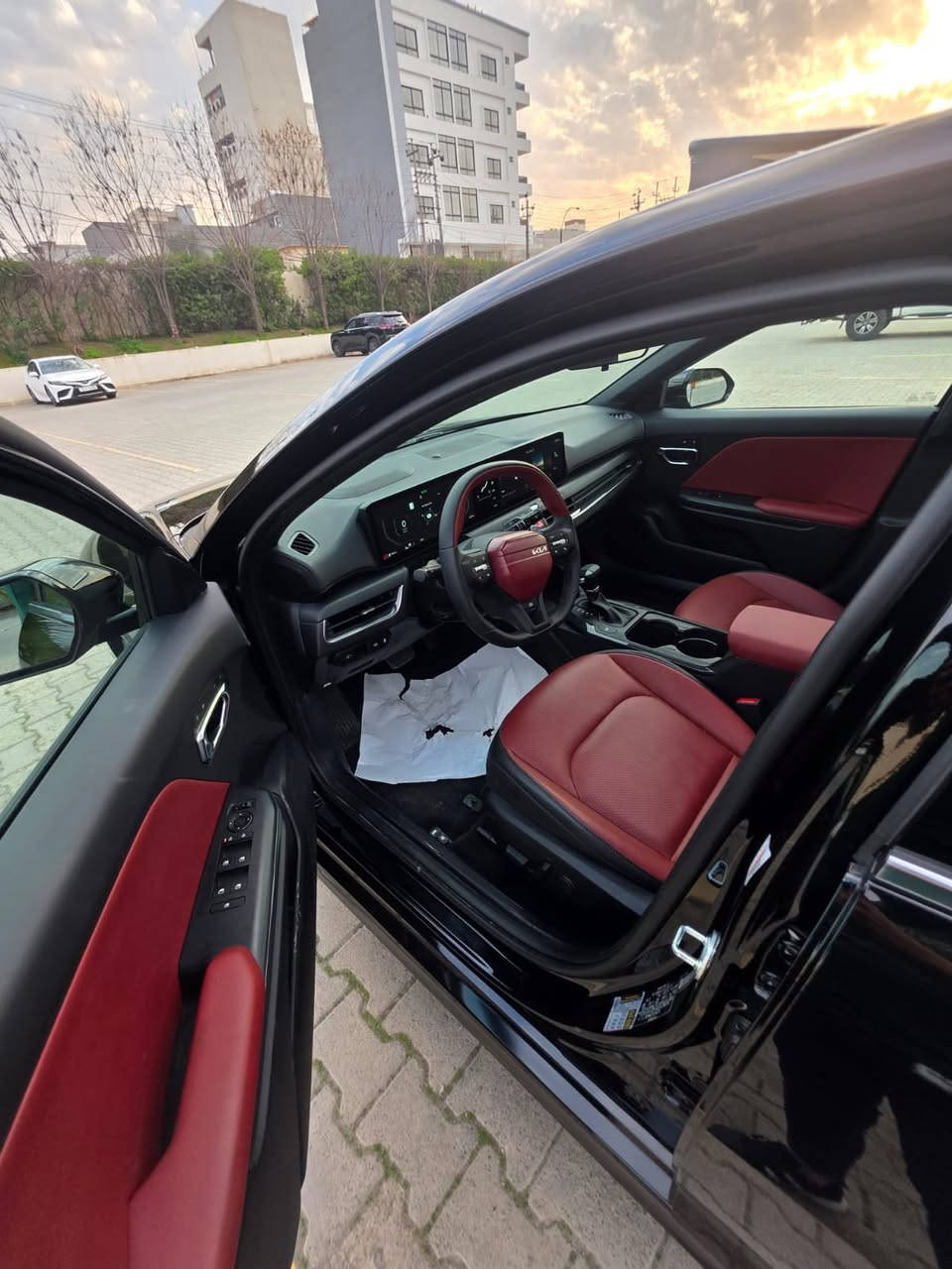 السلام عليكم
كيا K4 2025 جيتي لاين فول رقم اربيل بأسم شركة وكالة او تحويل مضمون زيرو ماشي  الف ميل  رقم الشاصي مرفق البنيد صبغ فقط

المواصفات : بصمة / بانوراما / جلد / هندبريك دكمة / شاحن وايرليس / لايت LED  / مكينة 2000 دوش / شاشة كبيرة متصلة ديجتال / كرسي كهرباء / كشنات امامي تدفئة / اوتو هولد / LED امامي وخلفي / قيادة ذاتية / كامرة دوارة / رادار تعديل مسار / اوتو بريك / رادار جانبي / مود درايف / تحكم ستيرن / كروس سرعة /مانع انزلاق / بلوتوث / اواكس / USB 

مكاني الكاظمية 

للتواصل

***********
