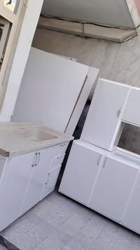 كاونتر مترتين ونص  السعر ٣٢٥ الاتصال او المراسله 07889117621