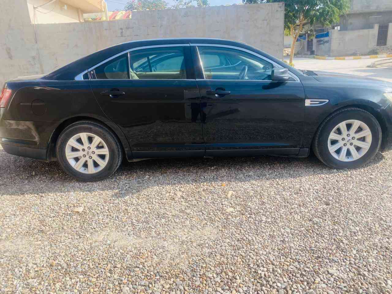 السلام عليكم اعضاء الكروب المحترمين السلام عليكم فورد تورس للبيع م ٢٠١٠ سنوية لل٢٠٢٧ وهزة لل٢٠٢٦ مكينة وكير اطارات جيدة تبريد وتدفية مكان السيارة في خانقين سيروان *********** رايدها ب٩٠
