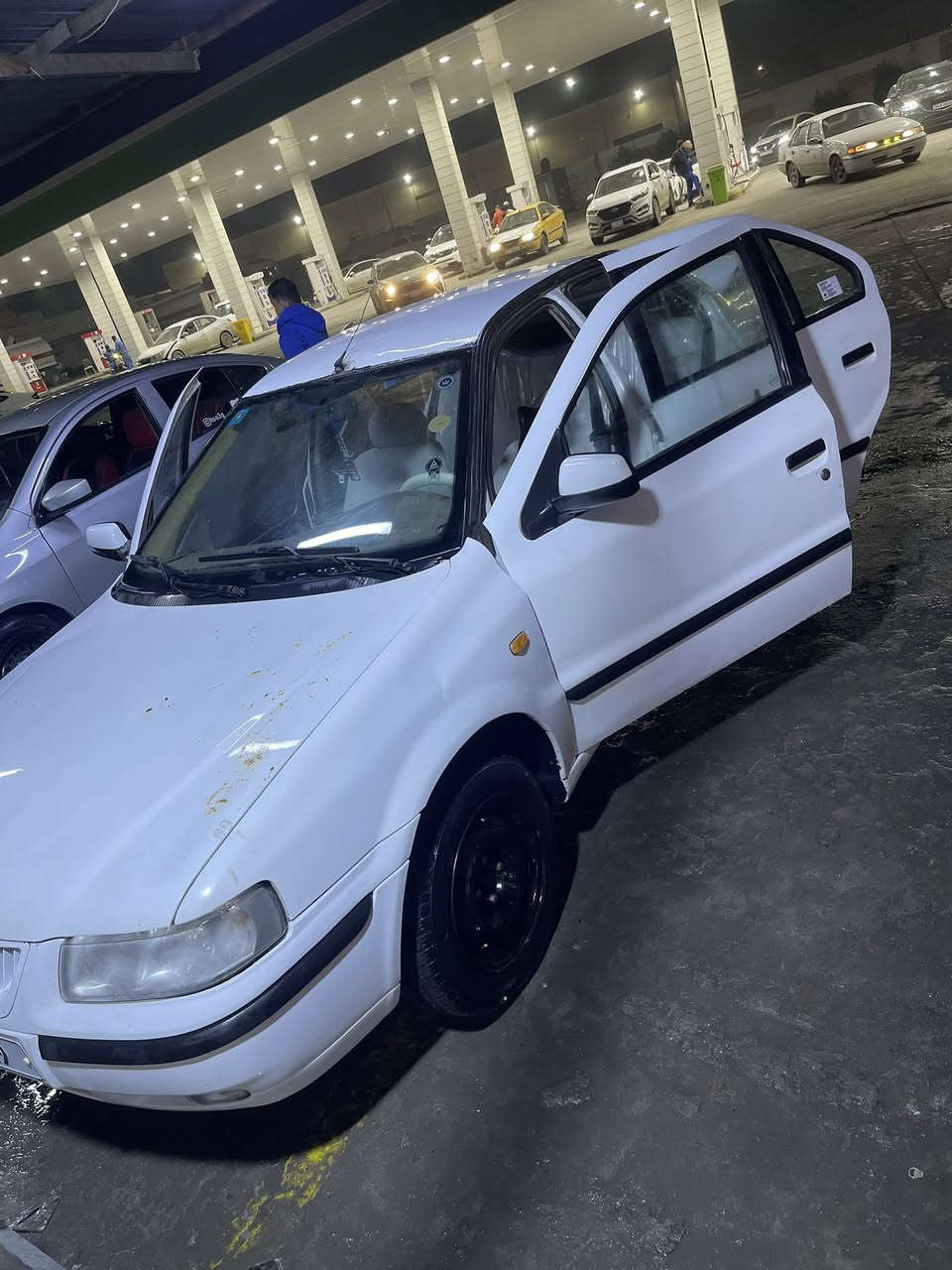 سلام عليكم سمند موديل 11البيع بيهه قطعتين  مصبوغ بنيد جملق الخلفي 
سياره تخم  تاير جديدكهربائيات شغاله  كله شغاله تبريد ثلج  مكينه اتنقص سنويه بسم خالي مكان بصره شط العرب
سعر 34بيه مجال***********
