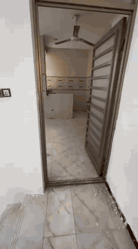 شقة للايجار / طابق اول
الكاظمية/ الطائين / بداية نزال عباس الكهربائي 
مساحة 110 متر بناء حديث قريبة كلش عل مدارس غرفتين كبار وصالون ومطبخ وصحيات للعلم اقل مساحة للغرفة 5*5
***********
