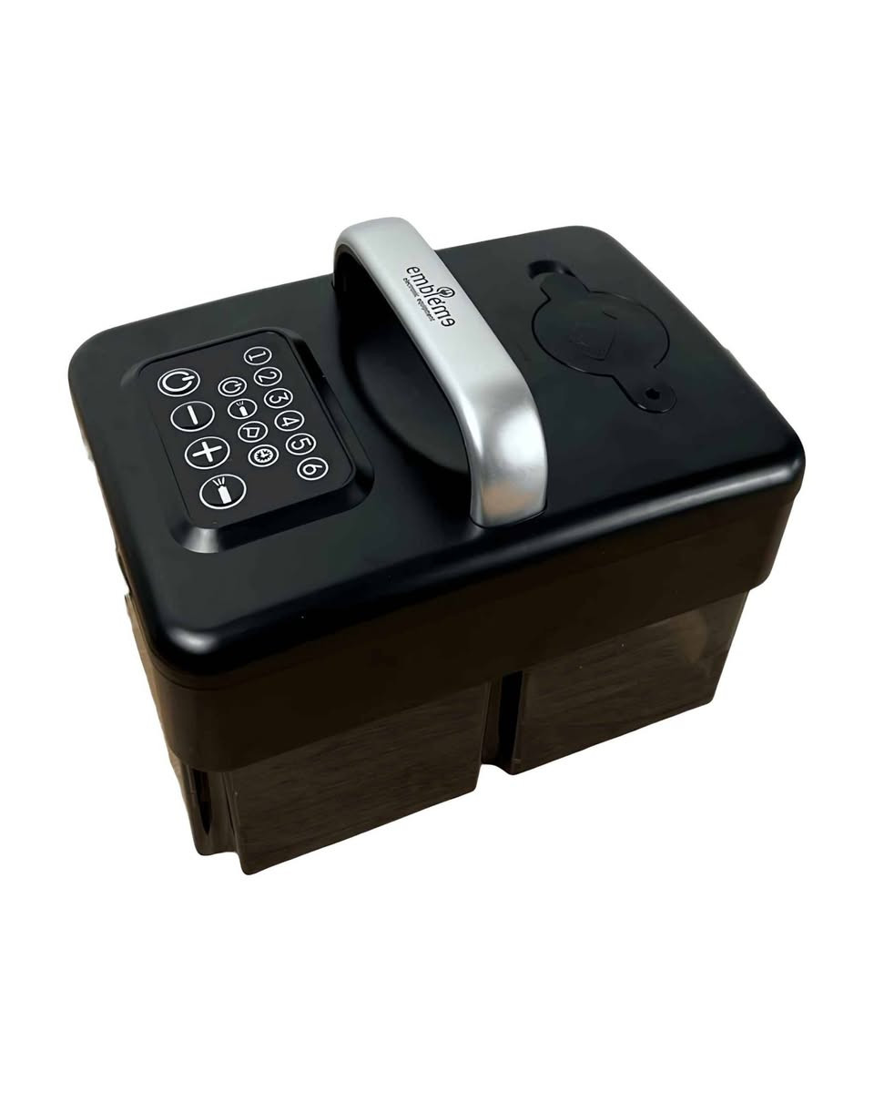 🧹 منظفة بخارية كهربائية محمولة 1950 واط – Emblème 🔥
- بسعة 1.5 لتر 💧
- تنظيف وتعقيم الأرضيات والسيراميك والرخام 🏺
- إزالة الدهون من المطابخ، الأفران، الشفاطات والأسطح المعدنية 🍳
- تنظيف المفروشات، الكنب، السجاد والستائر 🛋️
- تعقيم الحمامات، الحنفيات، الفواصل (الجراوت) والزوايا الضيقة 🚿
- المميزات:
    - قدرة كهربائية عالية 1950 واط ⚡️
    - ضغط مضخة عالي 3 بار 💪
    - غلاية من الستانلس ستيل مقاومة للصدأ 🔩
    - مدة تشغيل مستمرة تصل إلى 25 دقيقة ⏰
- تحكم بمستويات البخار عبر لوحة رقمية (6 مستويات) 📊
السعر: 60 الف 💸
التوصيل:
🚚 بغداد 3 آلاف
🚚 محافظات 5 آلاف
ضمان سنة 🔄
للحجز والاستفسار يرجى مراسلة الصفحة 📲 بغداد, العراق


**إذا كنت صاحب هذا الإعلان وتريد حذفه لأي سبب، رجاءا أرسل رسالة إلى الدعم الفني**