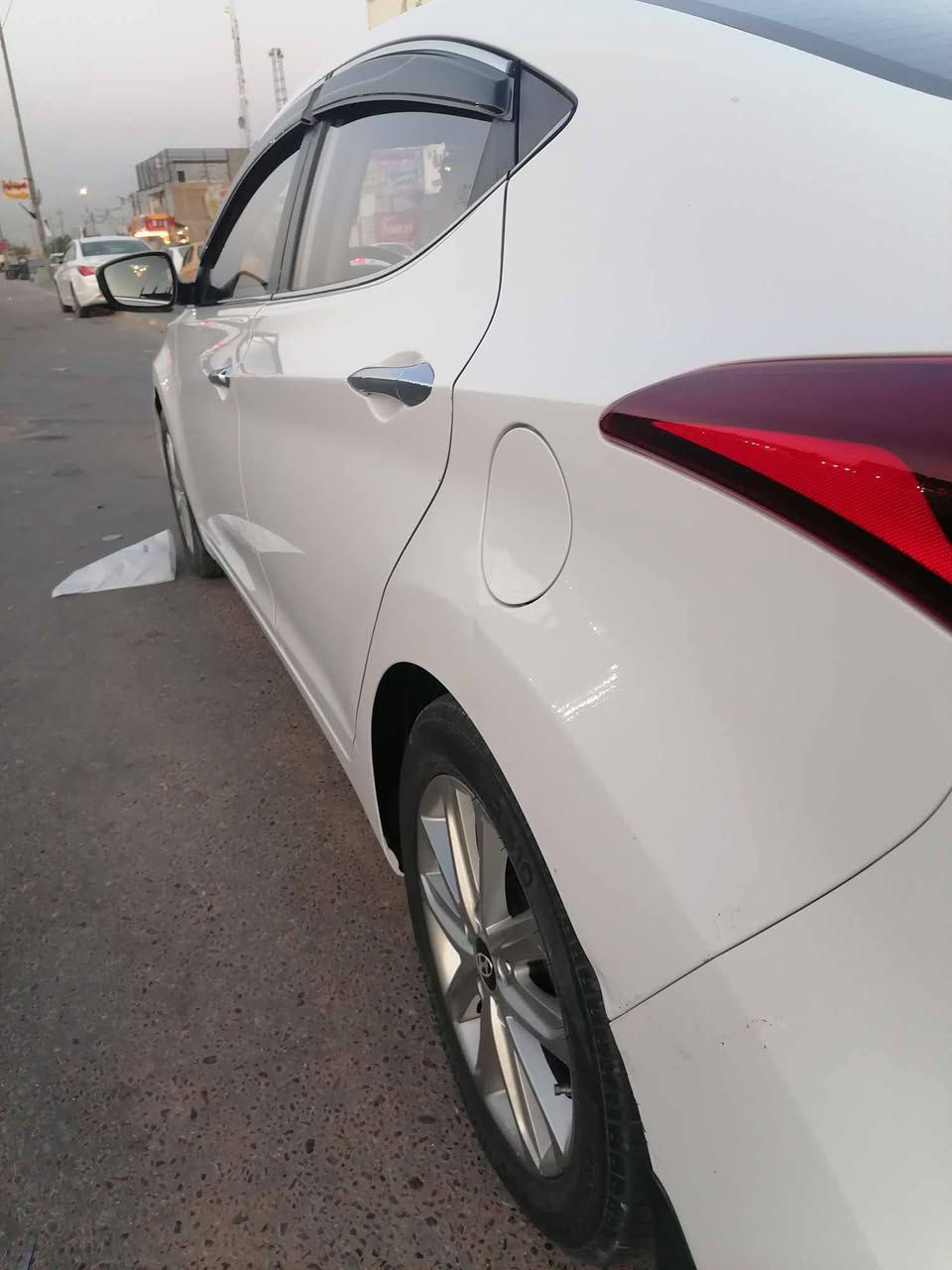 النترا خليجي موديل 2015
رقم اربيل الماني
مكفولة من الصبغ والضربة 
فول مواصفات من عدا البصمة 

فتحة
مري شفط 
اربعة دسك 
يدات نيكل 
تحكم ستيرن 
مثبت سرعة 
تبريد تدفئة شغال
حدادية جاهزة
تخم تاير جديد 
باتري جديد 

رقم صاحب سيارة: ***********
